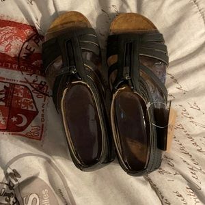 Brand new bear paw sandals